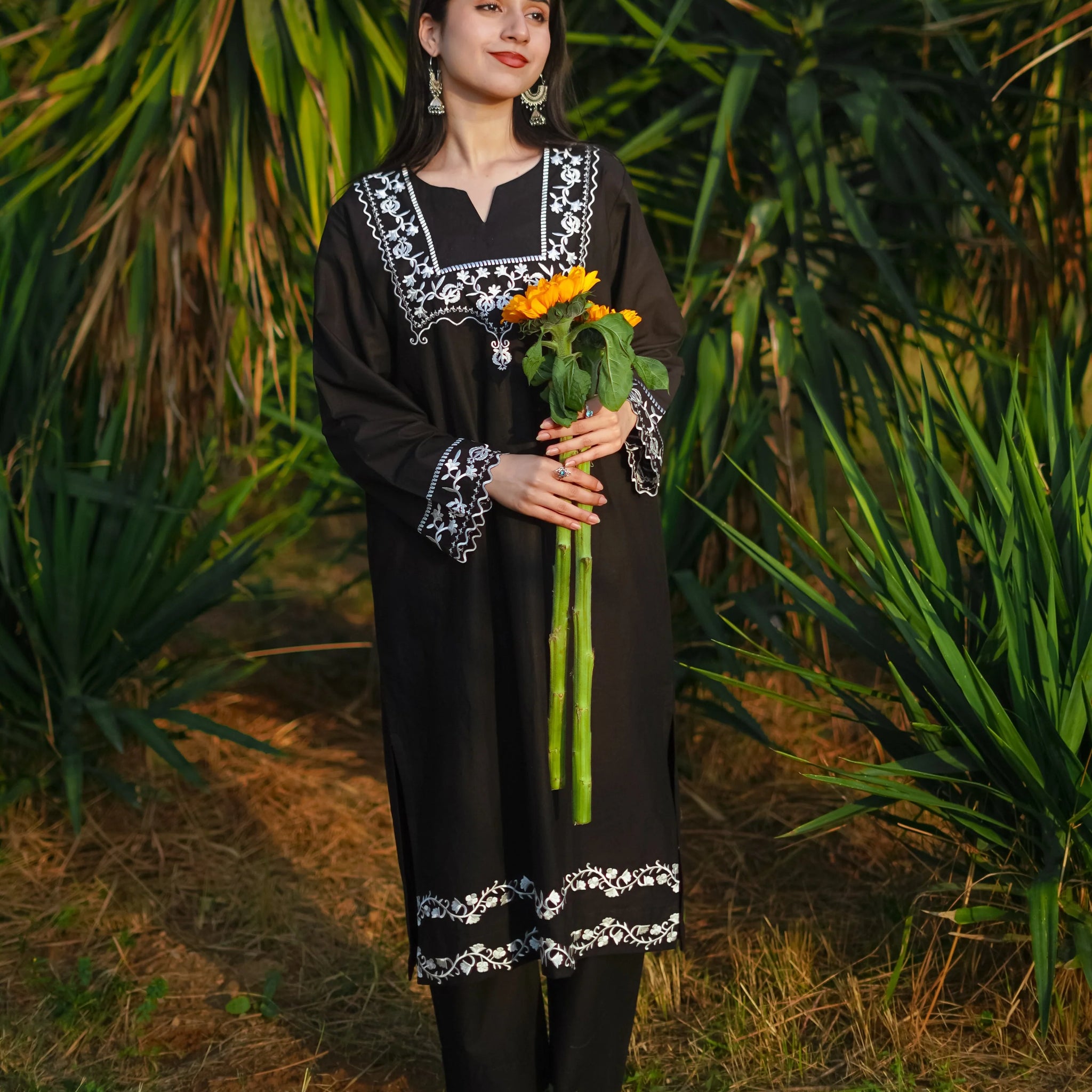 Fahira 2-Piece Black Lawn with White Embroidered Detailing